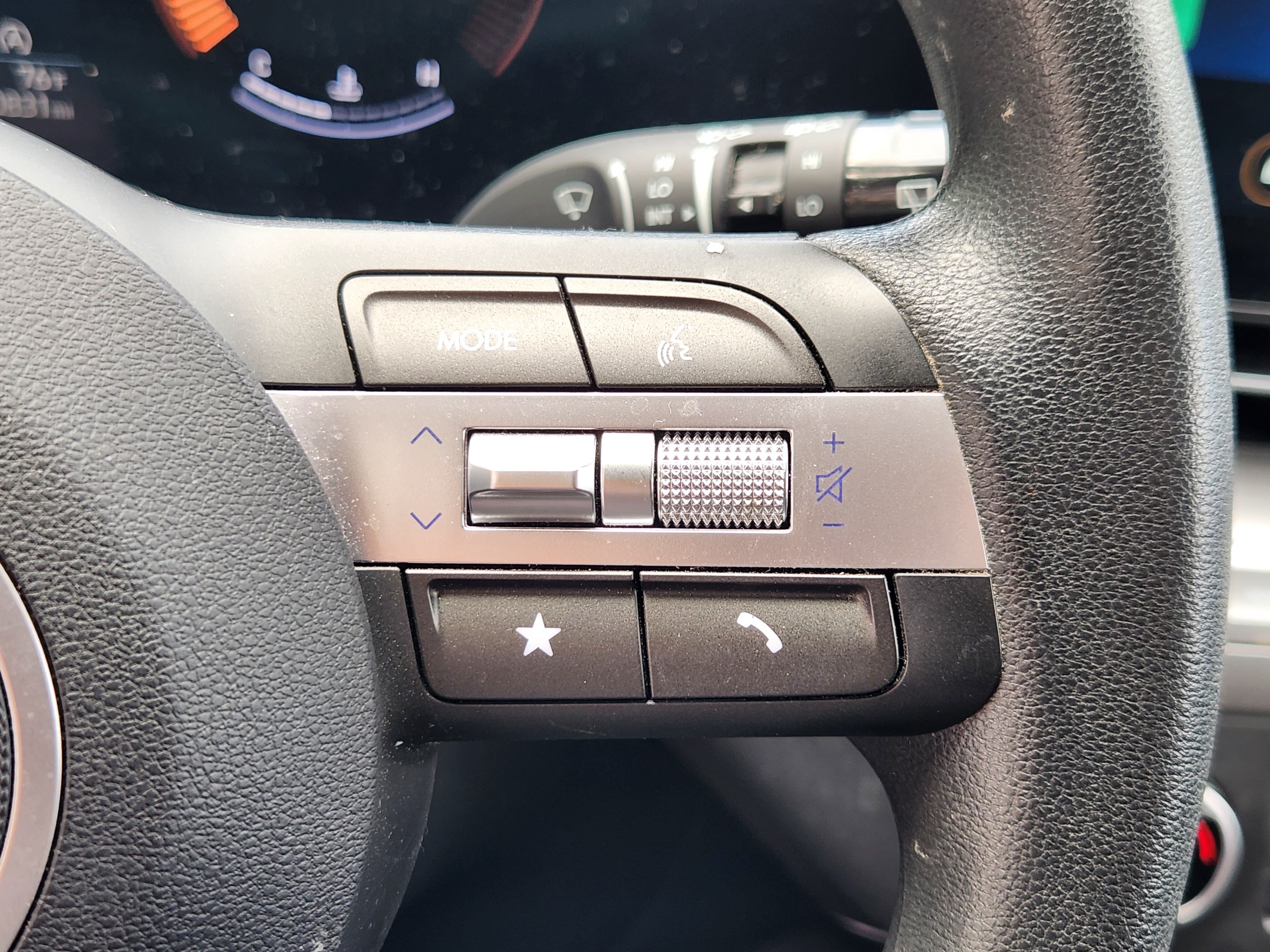 Certified 2024 Hyundai Kona SE AWD/4WD image 23