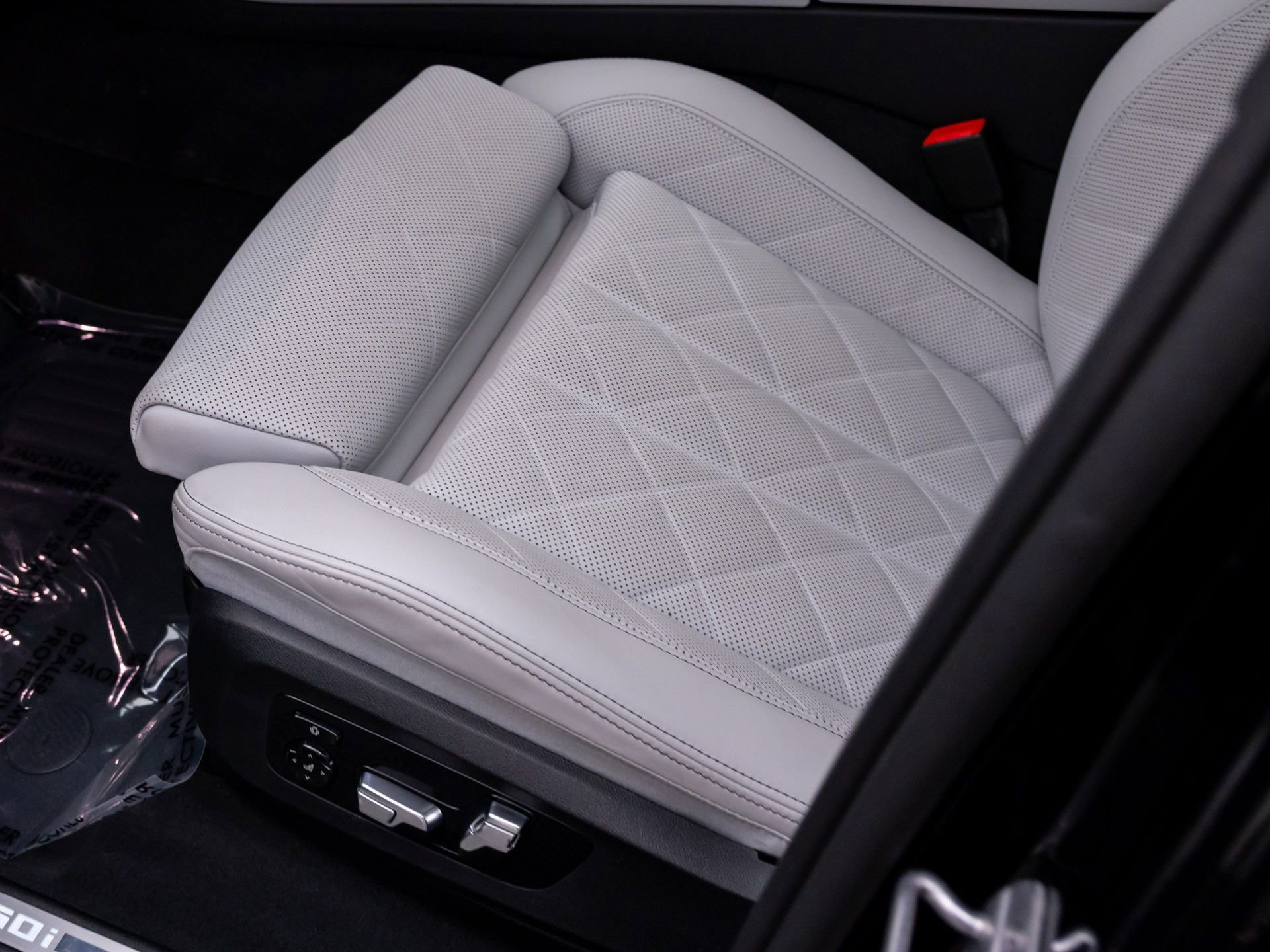 Certified 2026 BMW X5 M60i AWD/4WD image 16