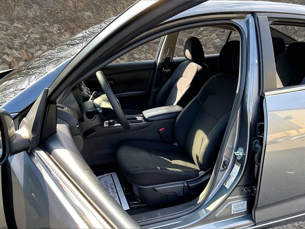 Used 2025 Nissan Sentra S FWD image 15