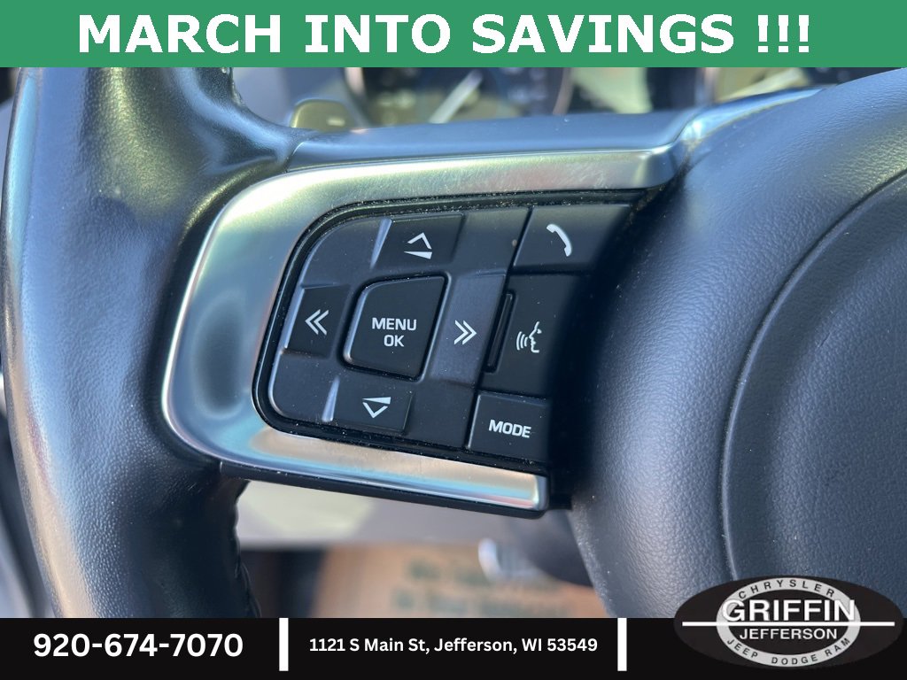 Used 2017 Jaguar F-PACE R-Sport image 17