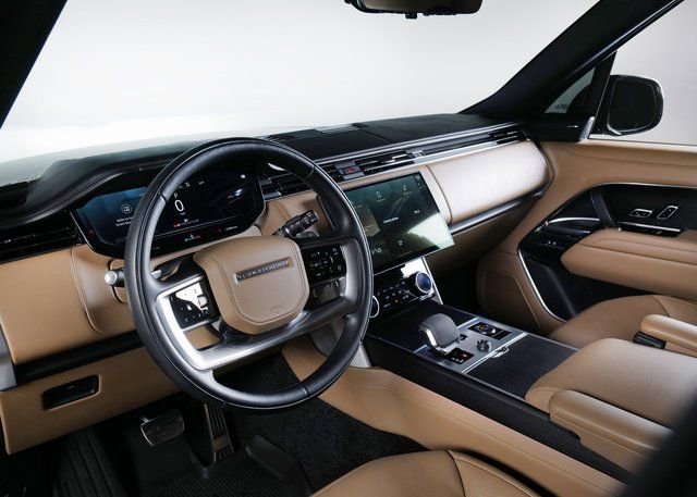 Used 2023 Land Rover Range Rover SE image 15
