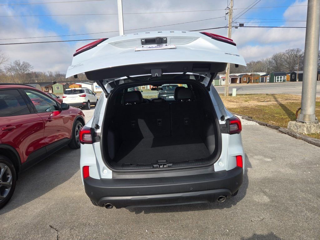 Used 2025 Ford Escape ST-Line Select w/ Tech Pack #2 image 5