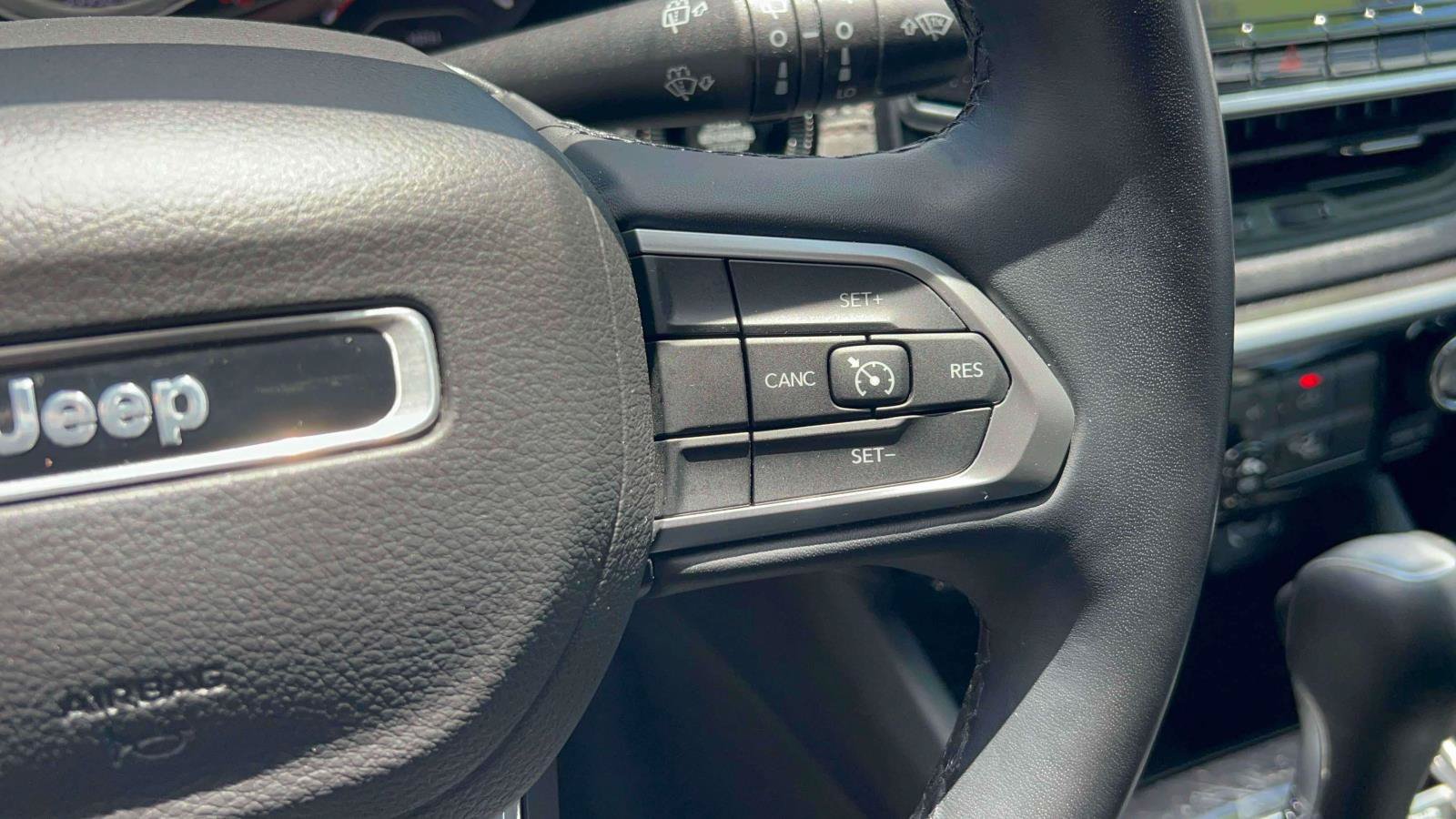 Used 2022 Jeep Compass Latitude AWD/4WD image 18
