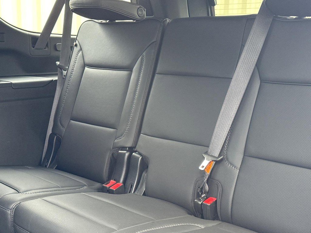 Used 2024 GMC Yukon XL Denali w/ Advanced Technology Package image 19