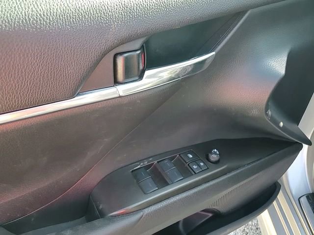 Used 2024 Toyota Camry SE image 10
