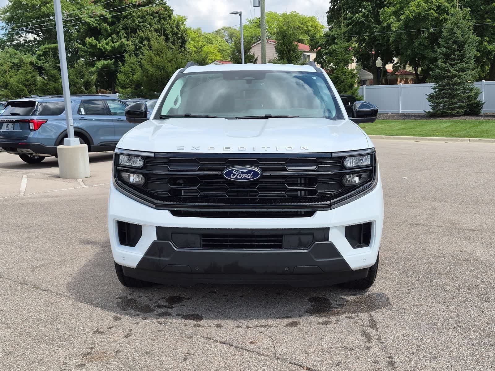 New 2026 Ford Expedition Active AWD/4WD image 3