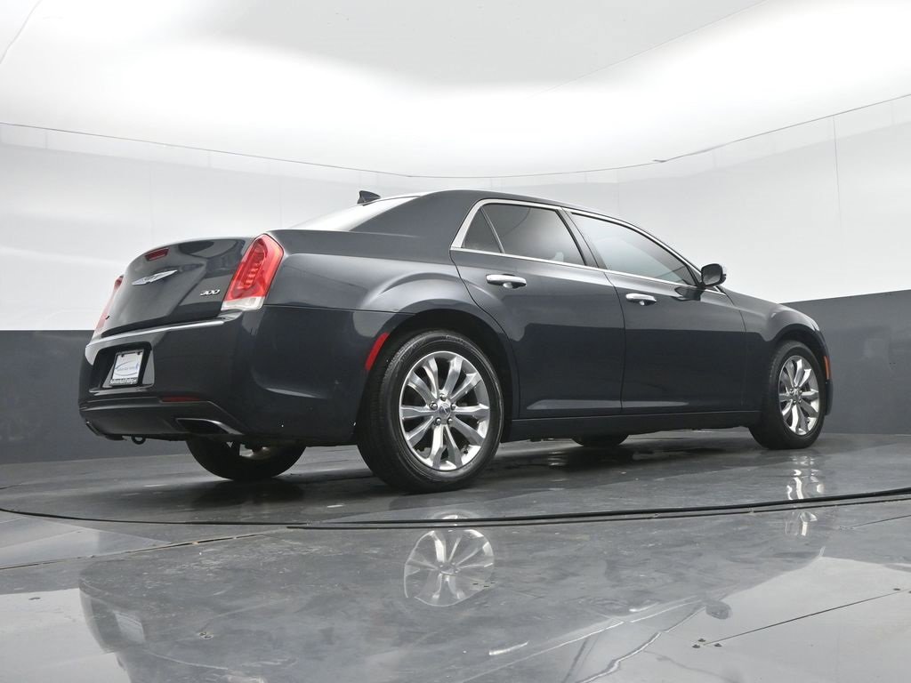 Used 2018 Chrysler 300 Limited image 51