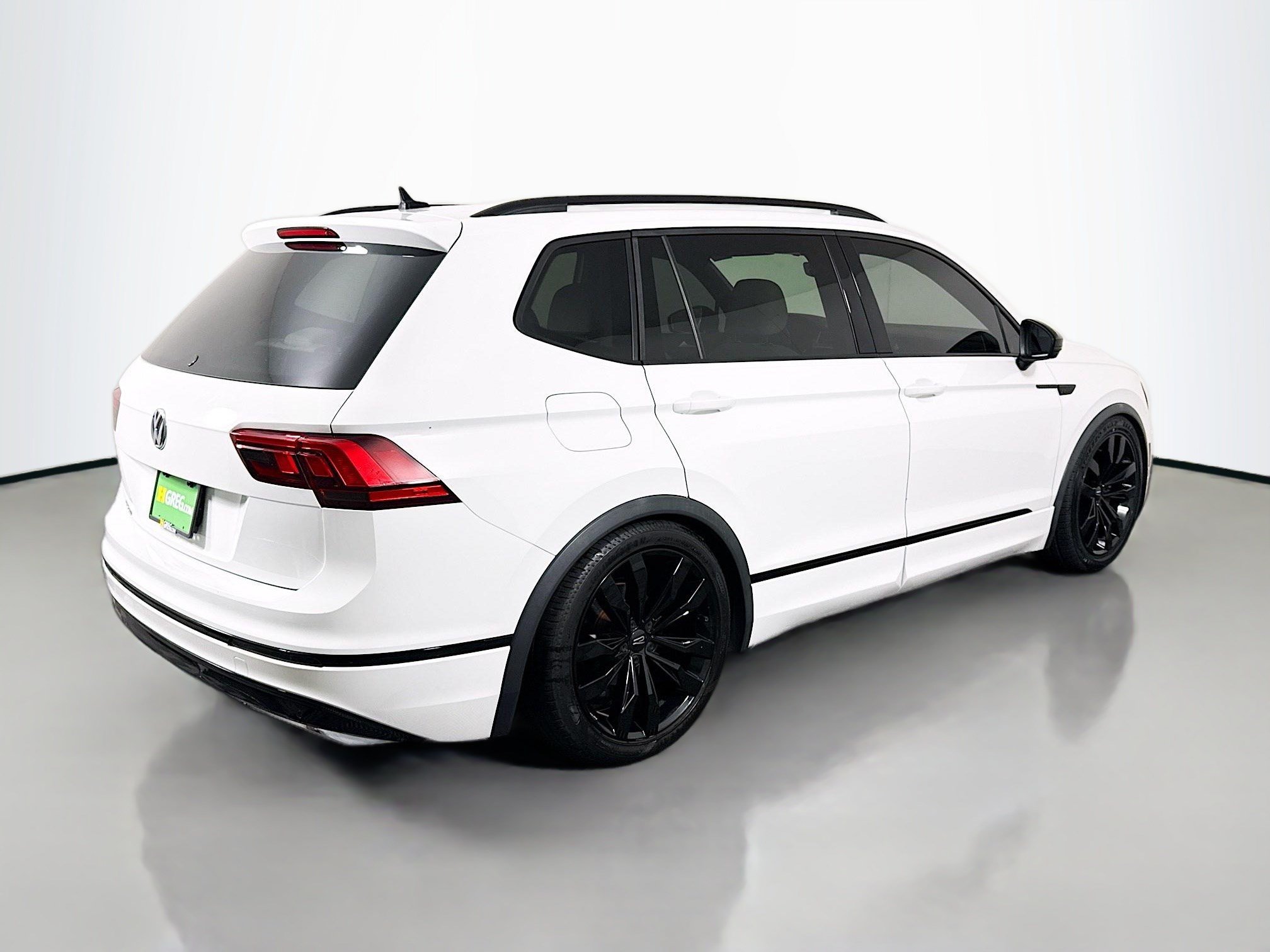 Used 2021 Volkswagen Tiguan SE R-Line FWD image 10