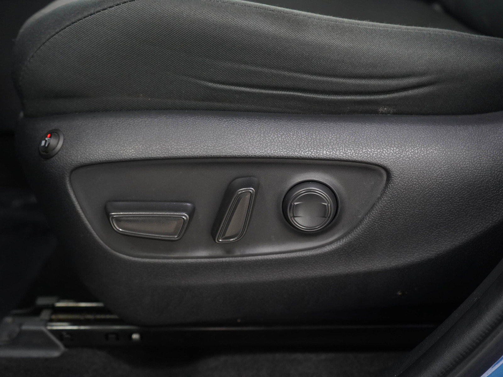 Used 2023 Toyota RAV4 AWD Hybrid image 26