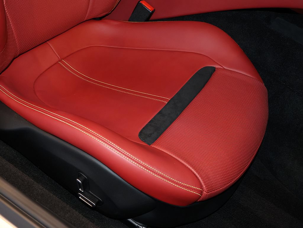 Used 2021 Ferrari Roma RWD image 20
