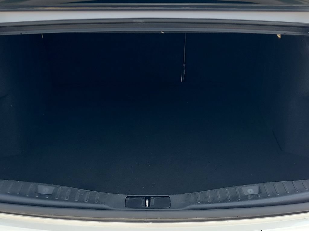 Used 2020 Lincoln MKZ FWD image 9