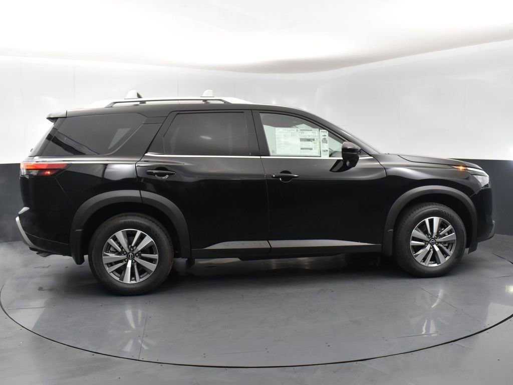 New 2025 Nissan Pathfinder SL image 8