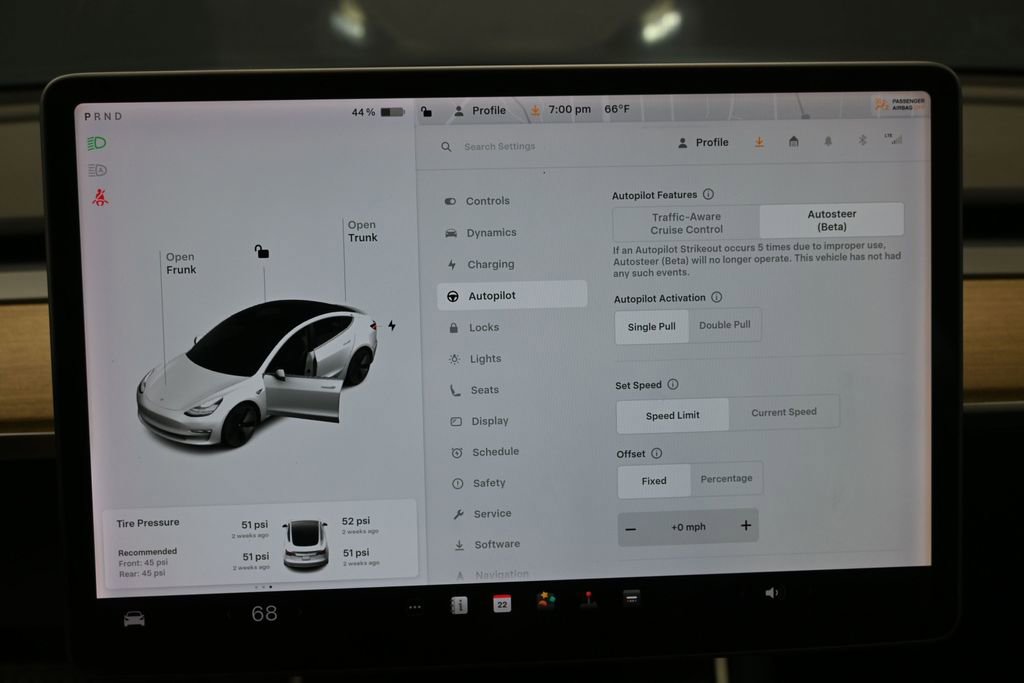 Used 2020 Tesla Model 3 Standard Range RWD image 26