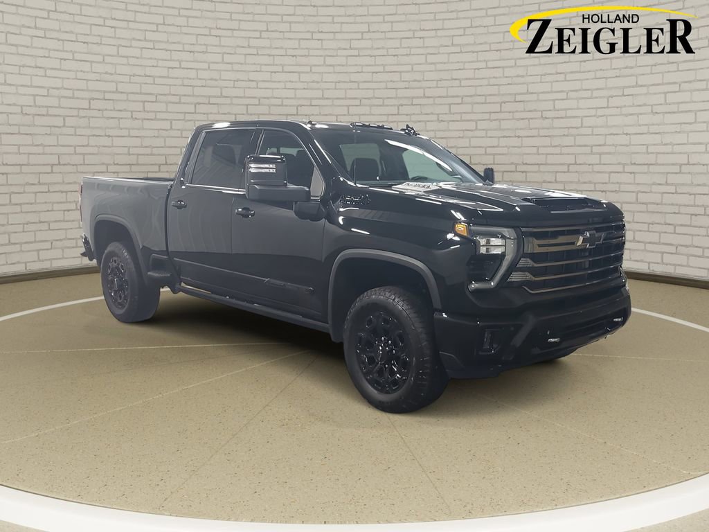 Used 2024 Chevrolet Silverado 3500 High Country w/ High Country Premium Package image 3