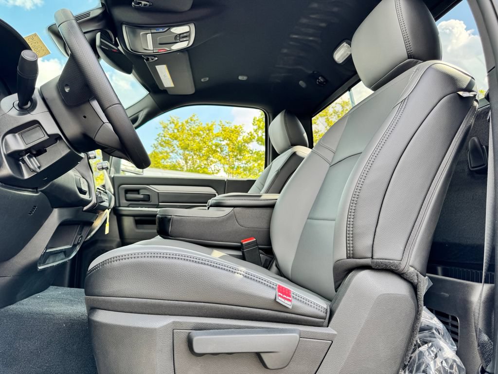 New 2026 RAM 3500 Tradesman AWD/4WD image 14