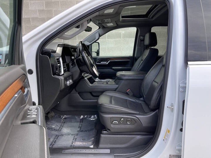 Used 2024 GMC Sierra 3500 Denali w/ Denali Reserve Package AWD/4WD image 19
