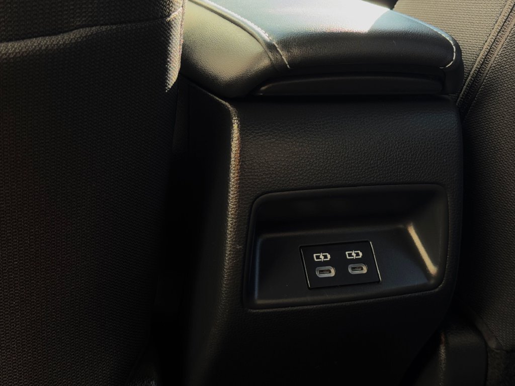 Certified 2025 Toyota Corolla SE w/ SE Package FWD image 19