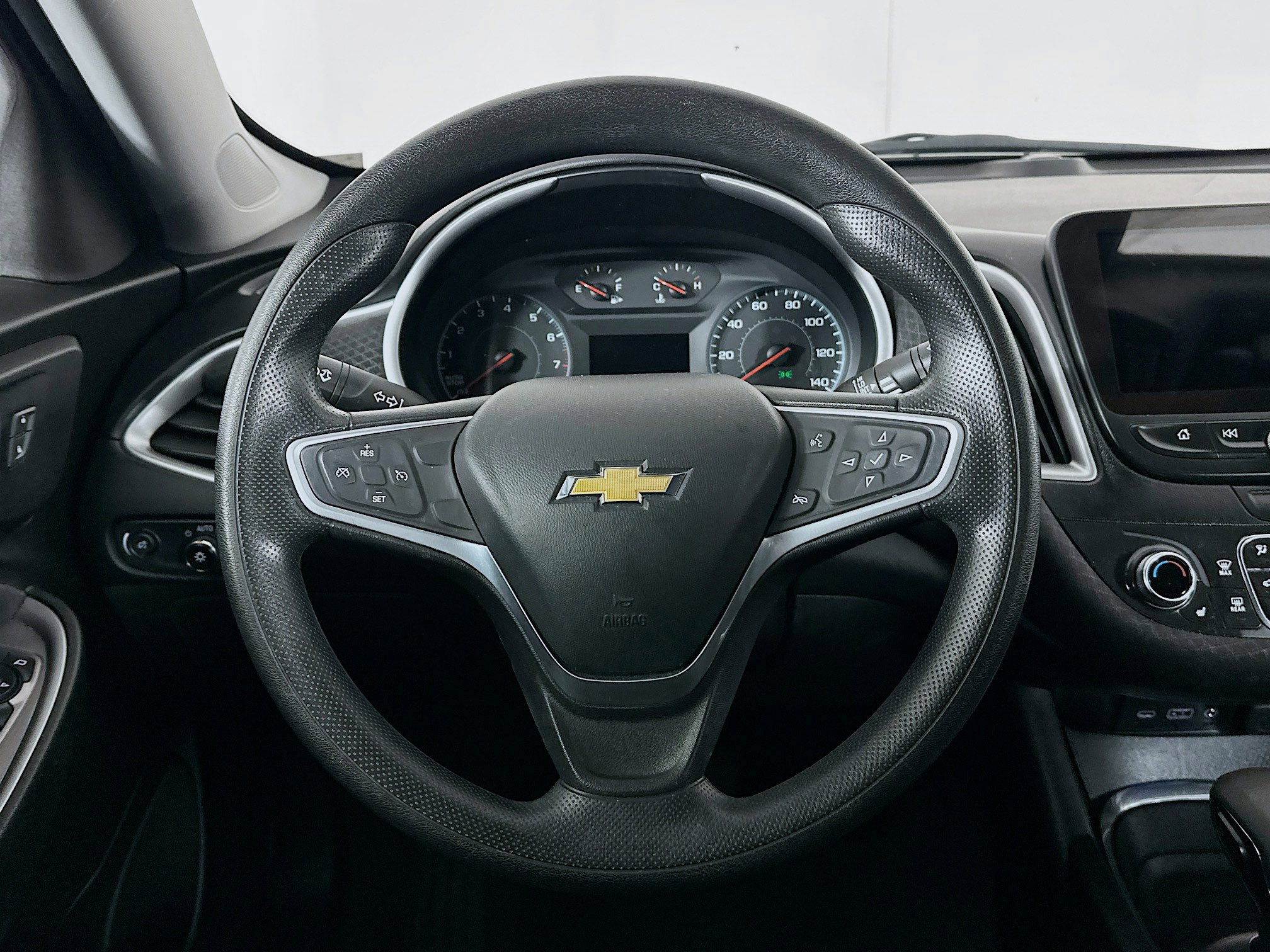 Used 2022 Chevrolet Malibu LT image 17