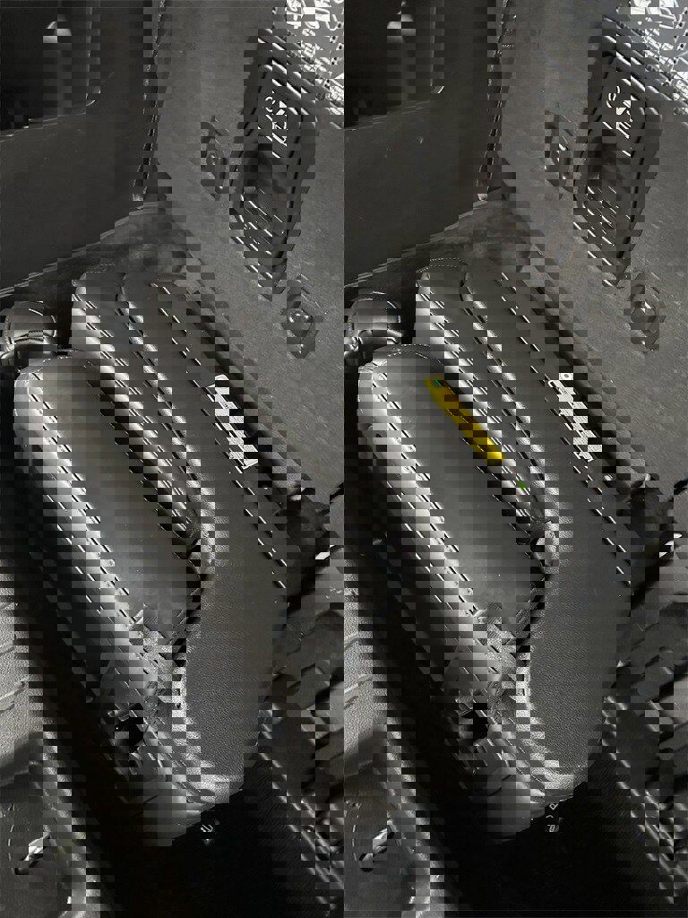 Used 2022 Kia Carnival EX image 30