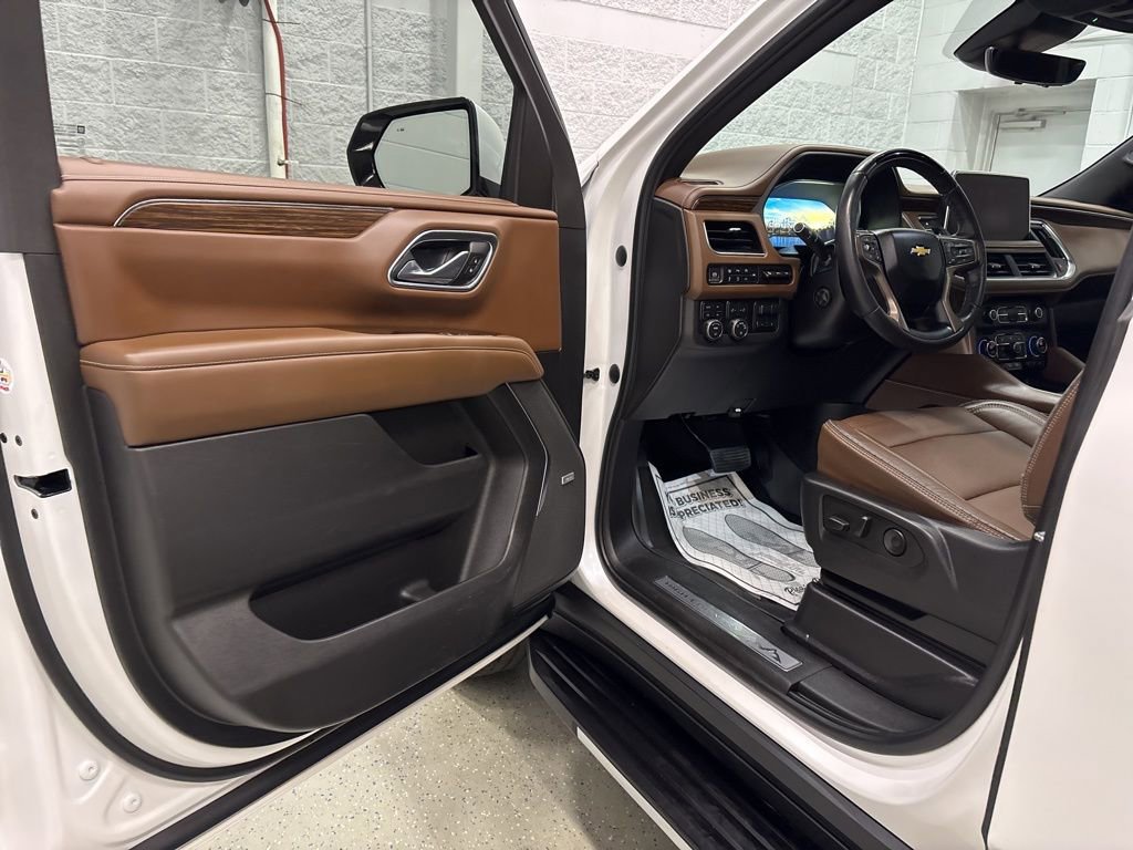 Used 2023 Chevrolet Suburban High Country w/ Advanced Technology Package image 12