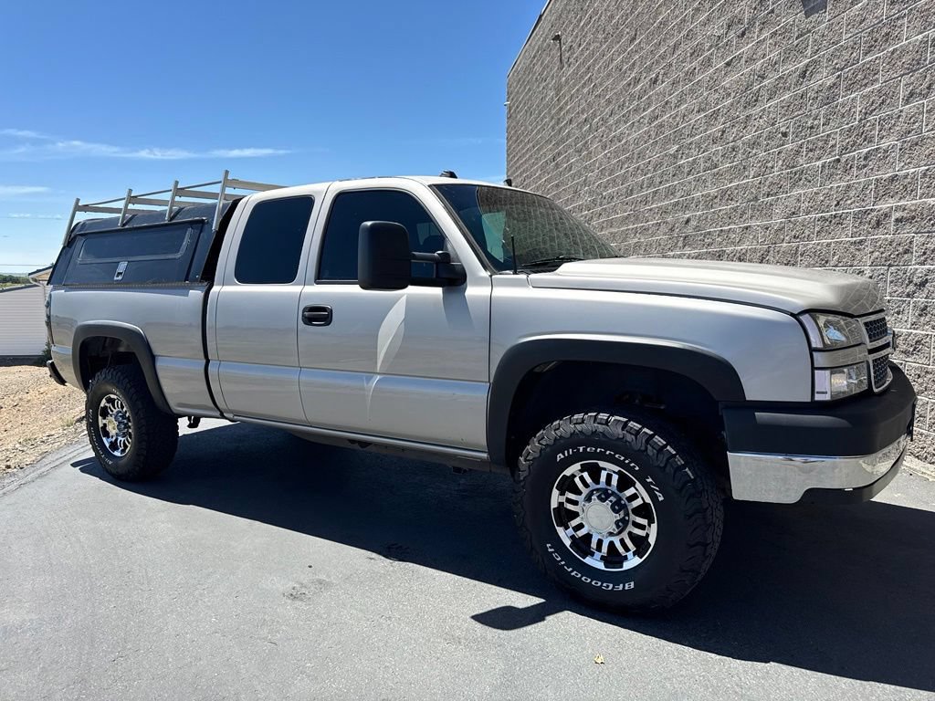 Used 2005 Chevrolet Silverado 2500 LS AWD/4WD image 1
