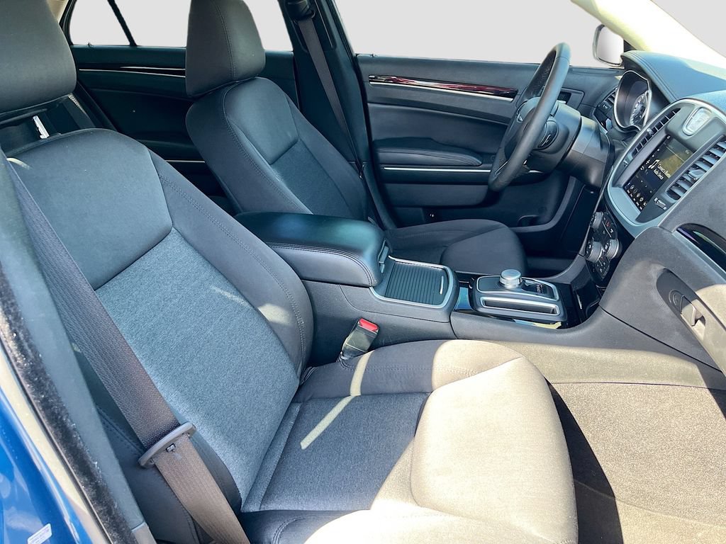 Used 2023 Chrysler 300 Touring w/ Sport Appearance Package RWD image 26