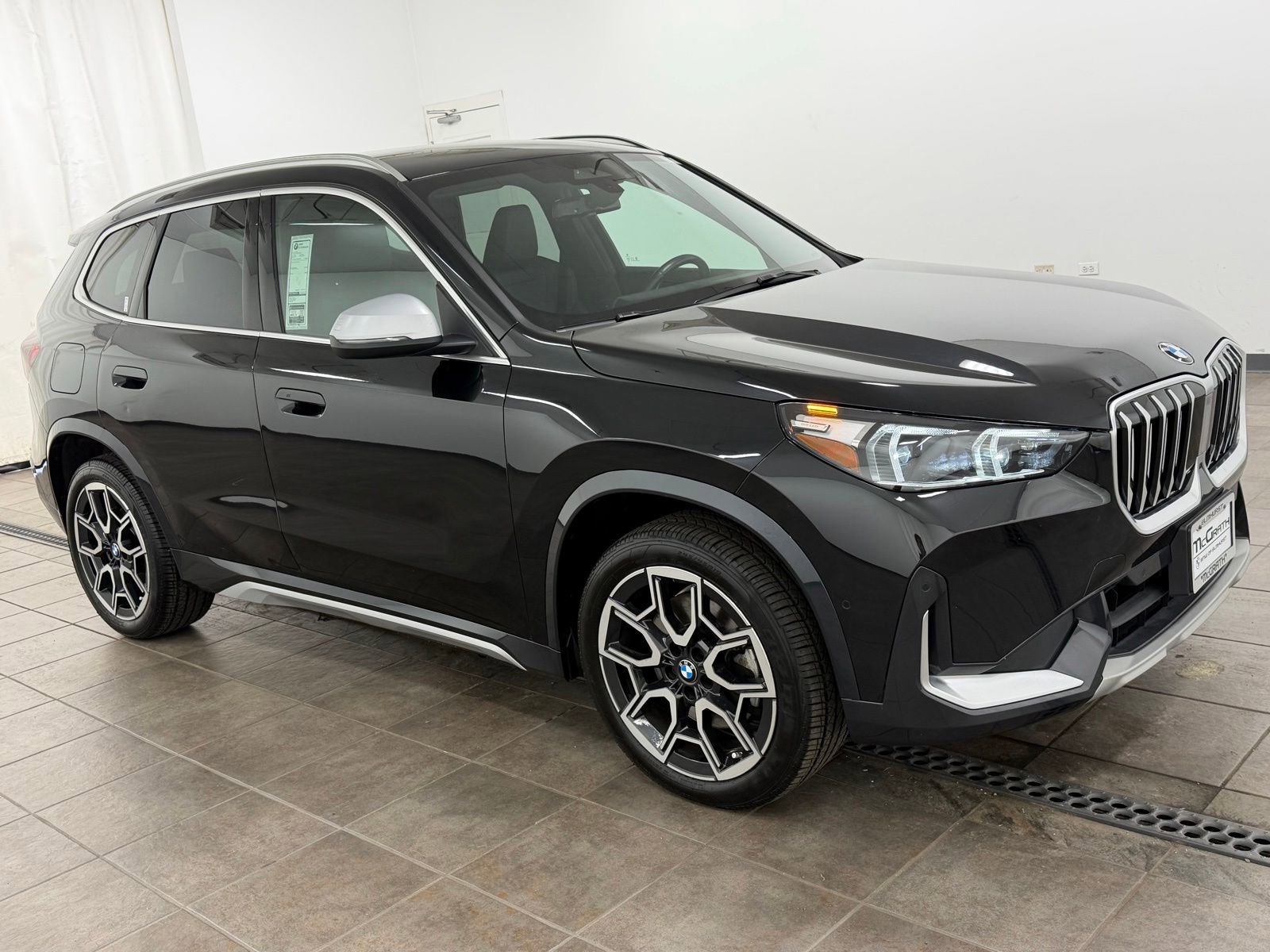 Used 2023 BMW X1 xDrive28i w/ Convenience Package AWD/4WD image 6