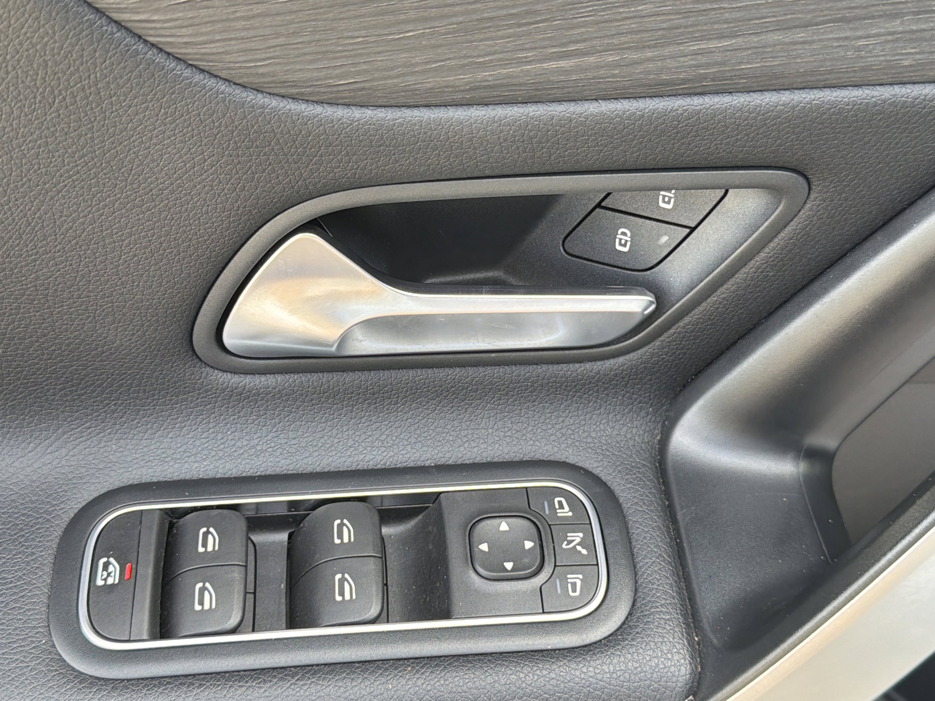 Used 2020 Mercedes-Benz CLA 250 image 23
