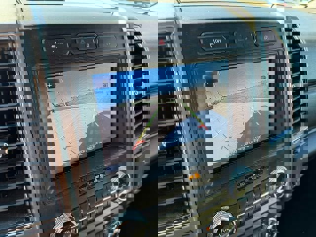 Used 2021 Ford Expedition XLT image 18