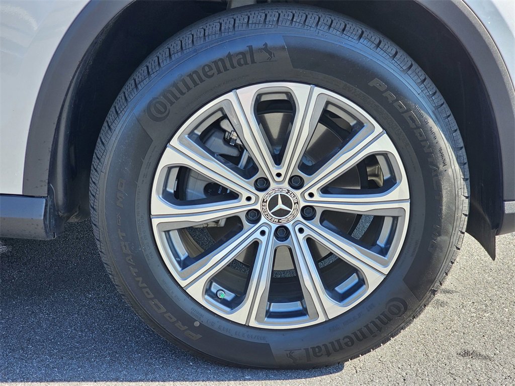 Used 2025 Mercedes-Benz GLC 300 image 13
