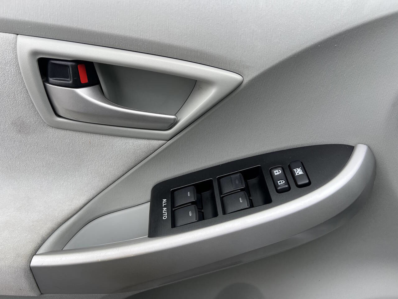 Used 2015 Toyota Prius Three w/ Solar Roof Package image 8