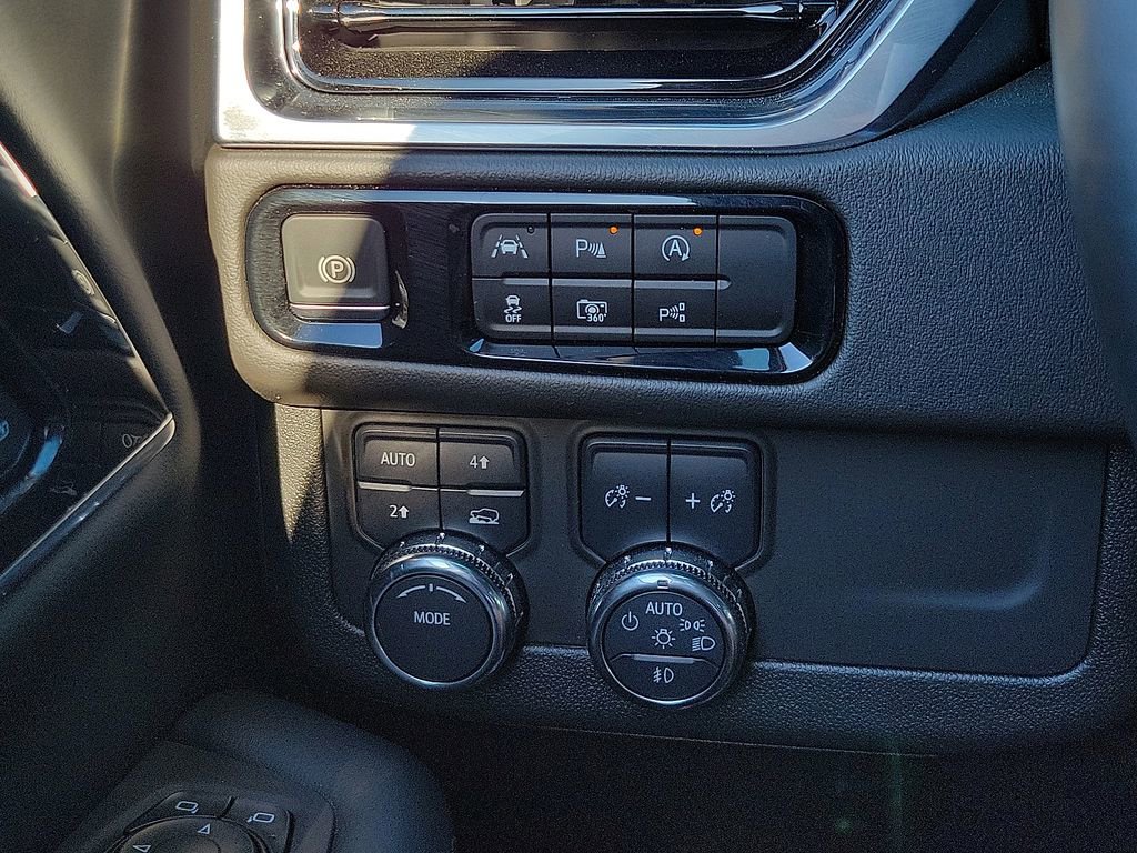 Used 2025 GMC Yukon XL Elevation image 15