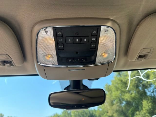 Used 2017 Jeep Grand Cherokee Limited w/ Luxury Group II RWD image 17