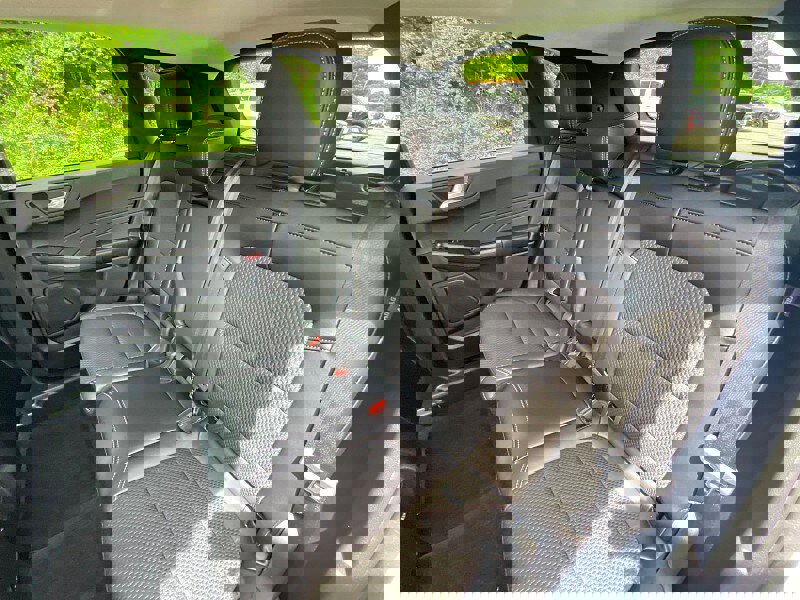 New 2025 Ford Escape SE image 18