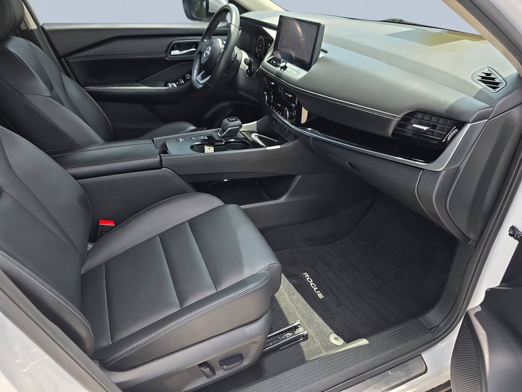 Used 2024 Nissan Rogue SL FWD image 31