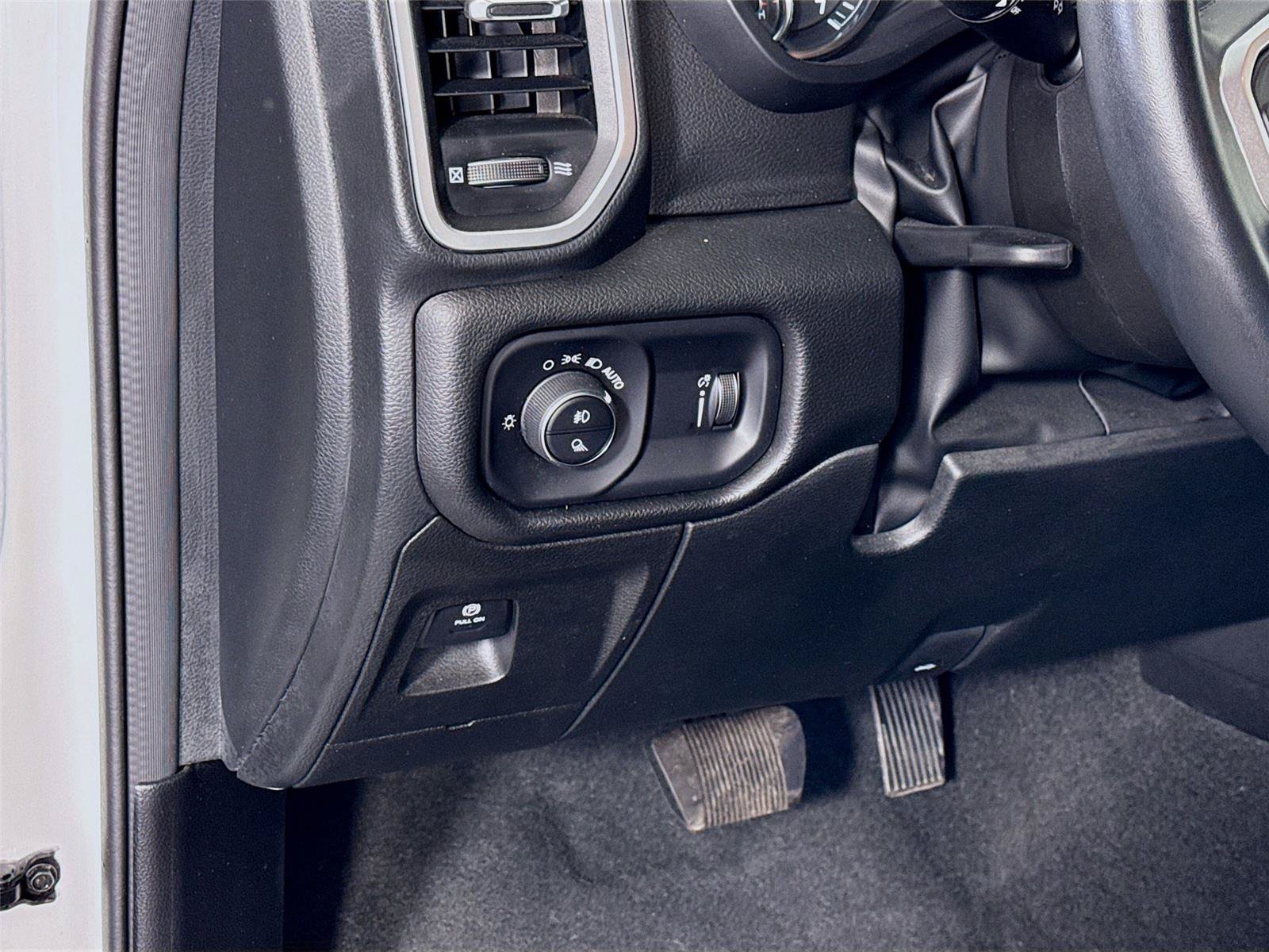 Used 2023 RAM 1500 Big Horn AWD/4WD image 4