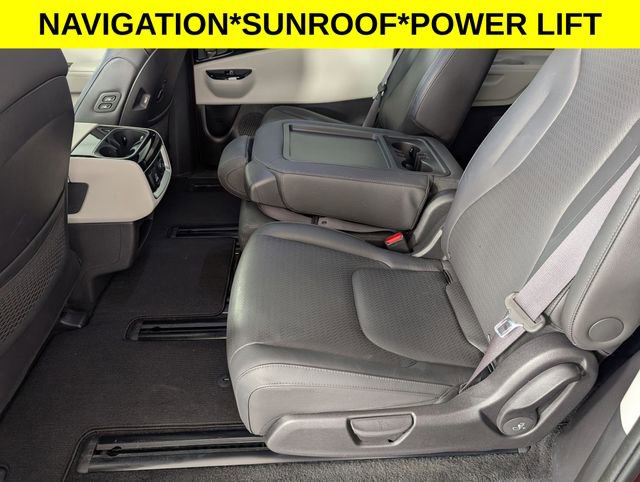 Used 2024 Kia Carnival SX Prestige FWD image 28