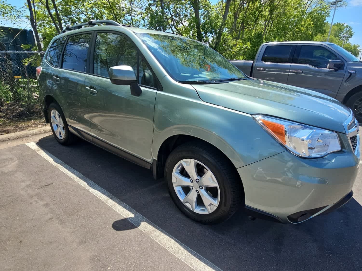 Used 2015 Subaru Forester 2.5i Premium AWD/4WD image 3