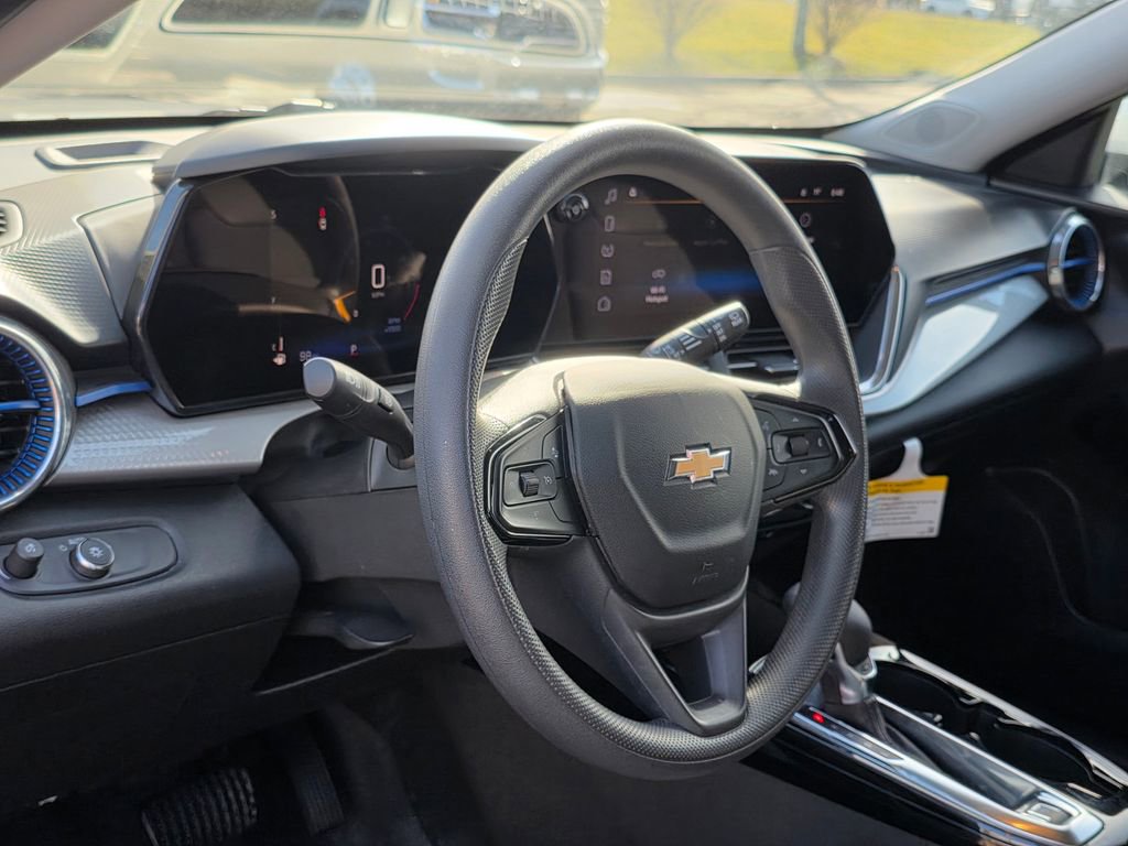 Used 2024 Chevrolet Trax LT image 11