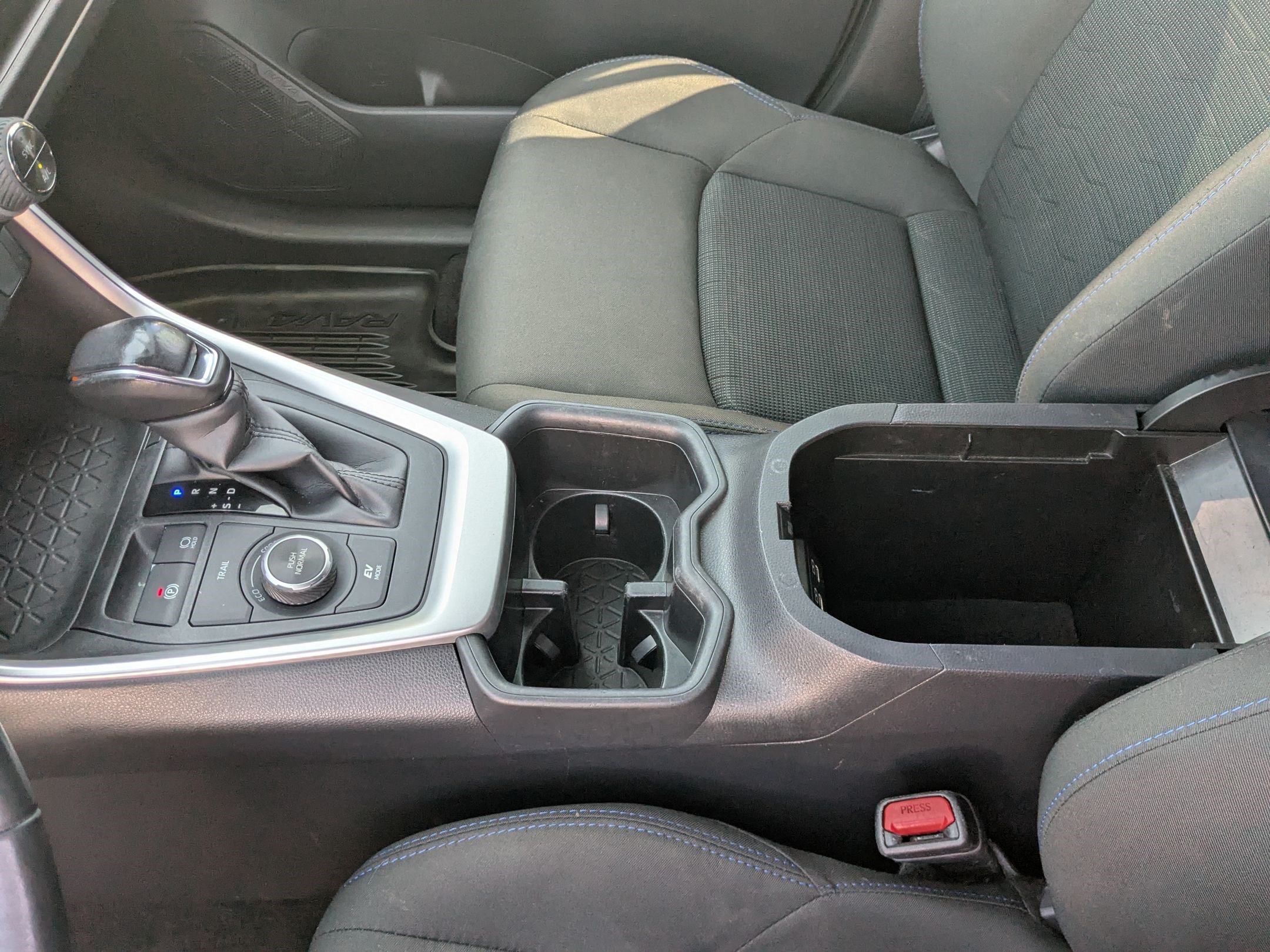 Used 2024 Toyota RAV4 SE w/ Convenience Package AWD/4WD image 25