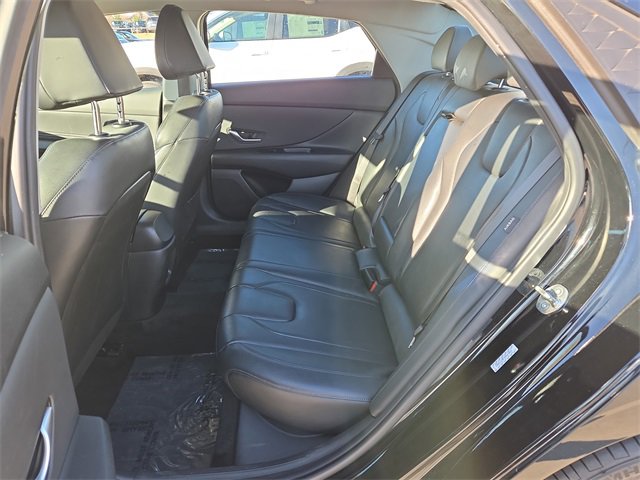 Used 2024 Hyundai Elantra Limited image 17