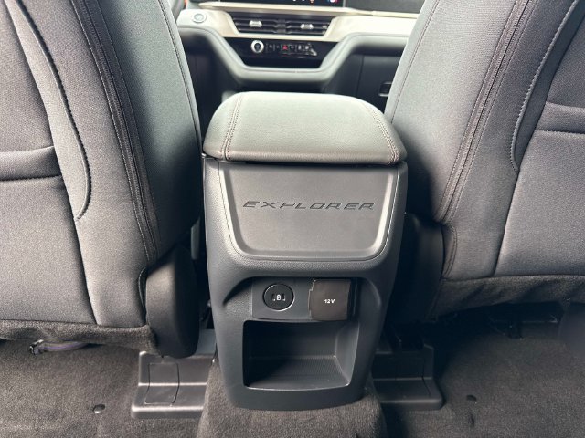 New 2027 Ford Explorer Active RWD image 17