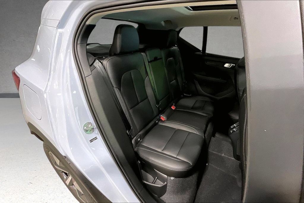 New 2026 Volvo XC40 B5 Plus w/ Protection Package Premier AWD/4WD image 9