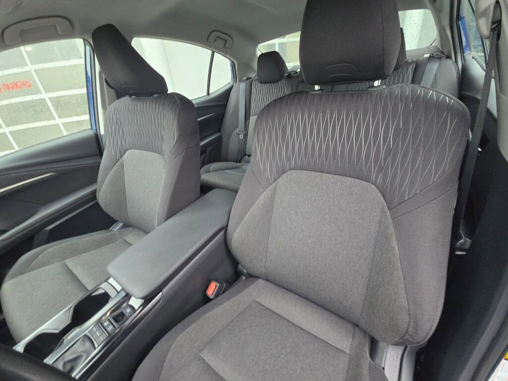 Used 2025 Toyota Camry LE image 18