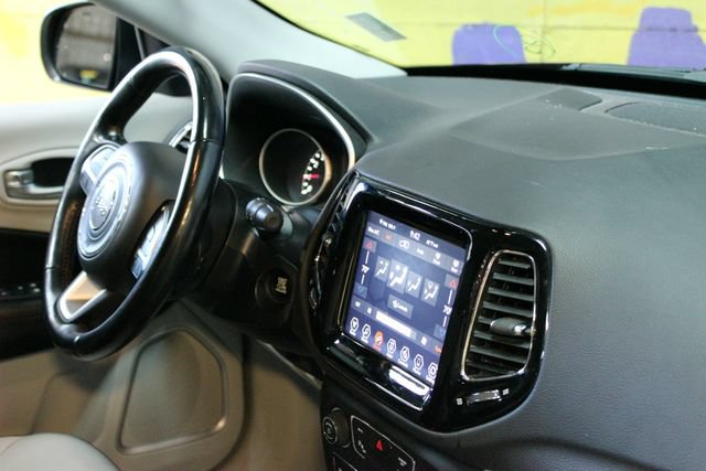 Used 2021 Jeep Compass Limited AWD/4WD image 10