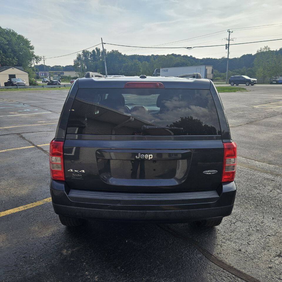 Used 2015 Jeep Patriot High Altitude AWD/4WD image 5