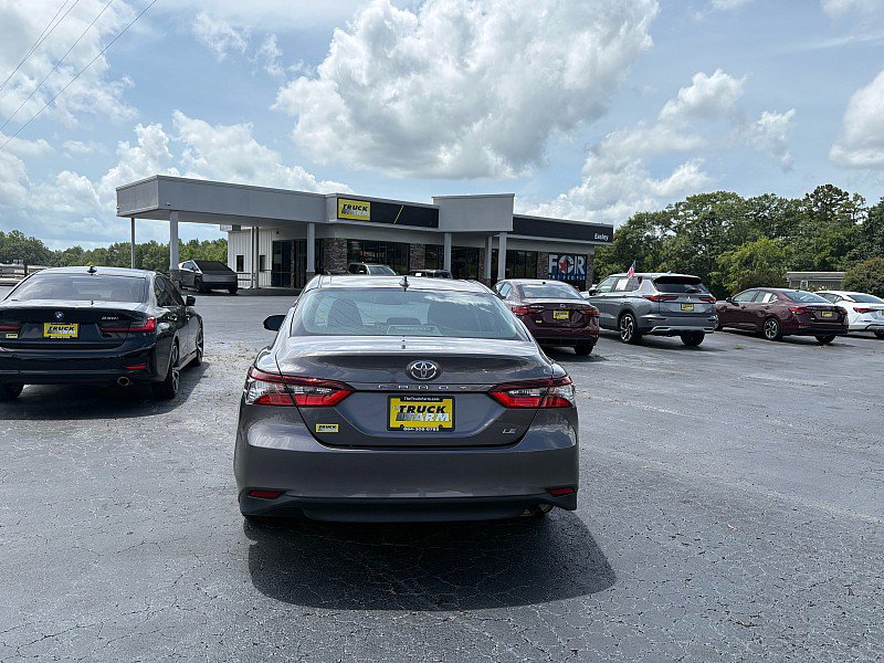 Used 2023 Toyota Camry LE FWD image 3