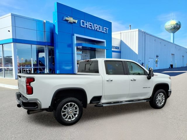Used 2025 Chevrolet Silverado 3500 LTZ w/ LTZ Premium Package AWD/4WD image 3