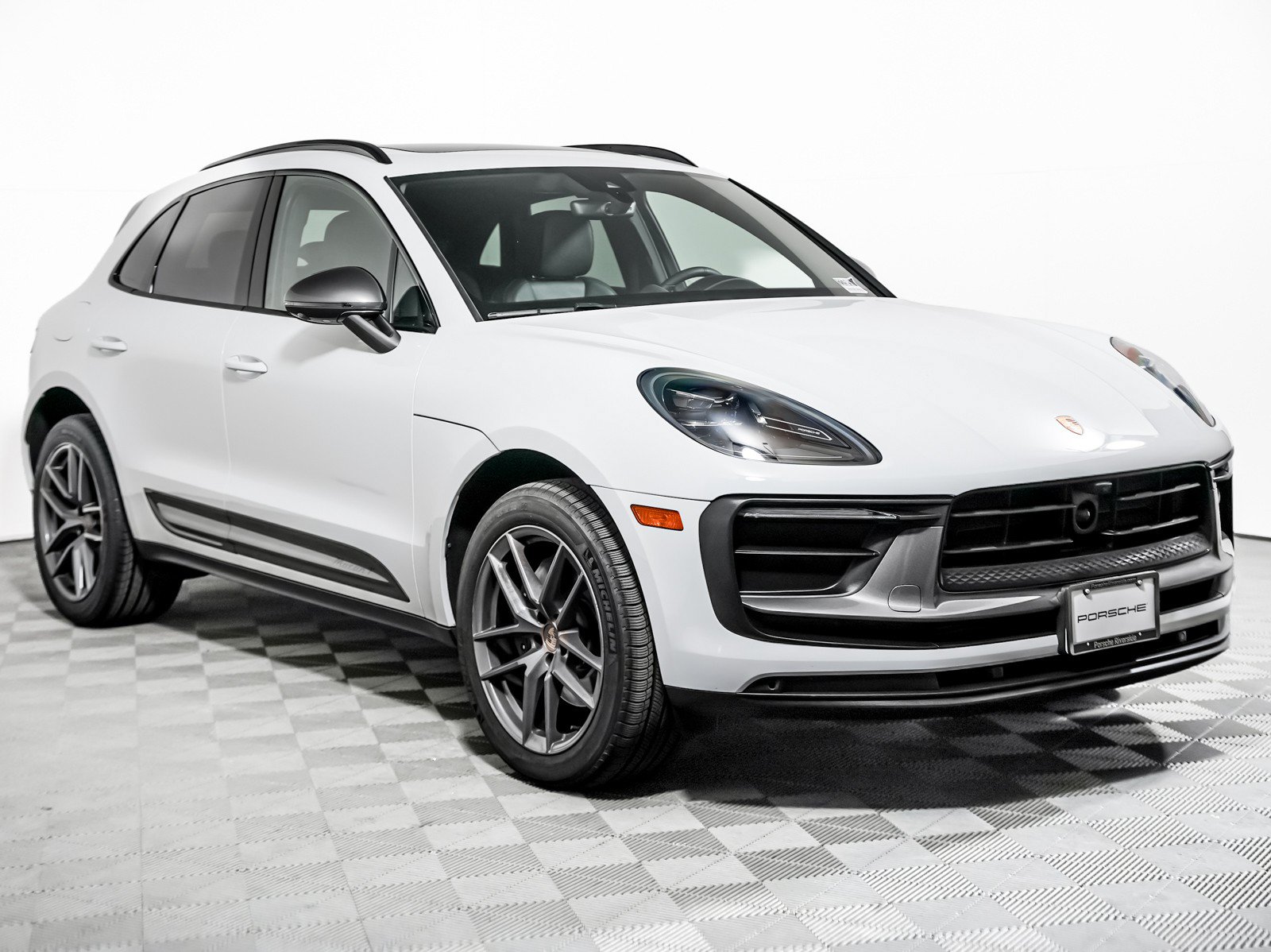 Used 2026 Porsche Macan Turbo AWD/4WD image 8