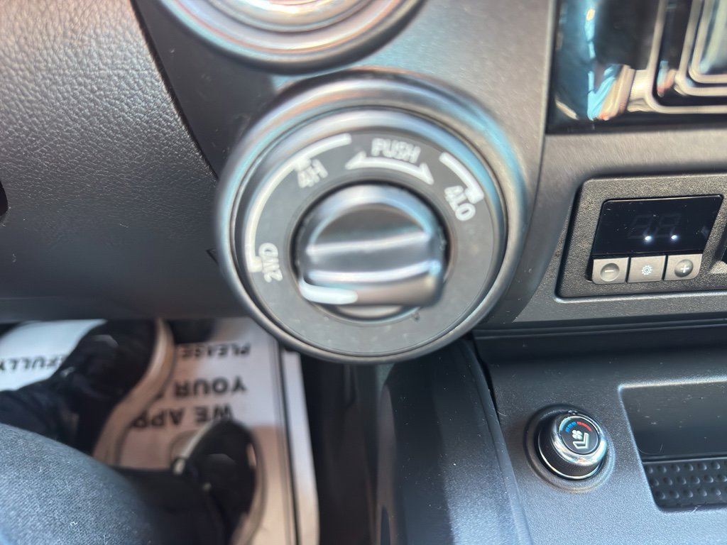 Used 2020 Nissan Titan PRO-4X w/ Pro-4x Convenience Package image 28